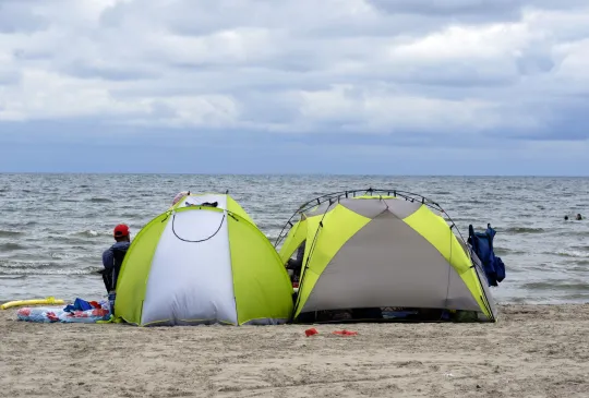 Beach Camping: Best Spots, Seasons and